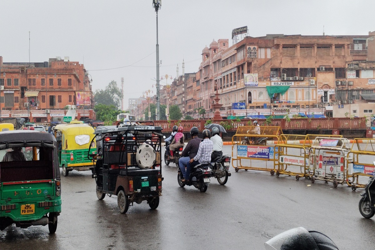 Rajasthan Weather Update: राजस्थान में झमाझम बारिश, कोटा-पाली में हालात बिगड़े,
15 जुलाई तक रेड अलर्ट