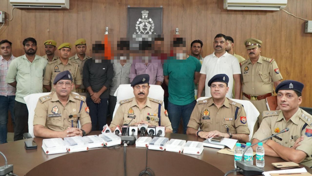 अंतर्राष्ट्रीय साइबर ठग गिरोह का खुलासा, चीन, हांगकांग, इंडोनेशिया सहित 11
राज्यों में फैला जाल, चार गिरफ्तार