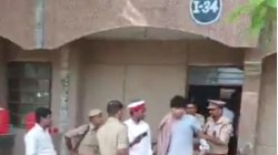 नवोदय विद्यालय के 160 छात्रों ने अपने आपको हॉस्टल में किया बंद, फांसी लगाने की
धमकी, प्रिंसिपल पर आरोप - image