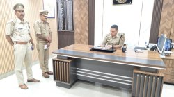 पुलिस अधीक्षक ने 5 सीओ का किया का स्थानांतरण, अजय सिंह सफीपुर के सीओ, दो दरोगा
निलंबित - image