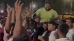 जमानत पर छूटकर आए युवक का ढोल नगाड़े से स्वागत, सैकड़ो वाहनों के साथ निकाला
काफिला, क्या कहते हैं एसीपी - image