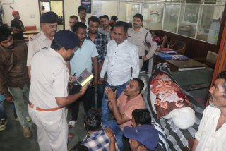 थाने में शव लेकर पहुंचे परिजन 