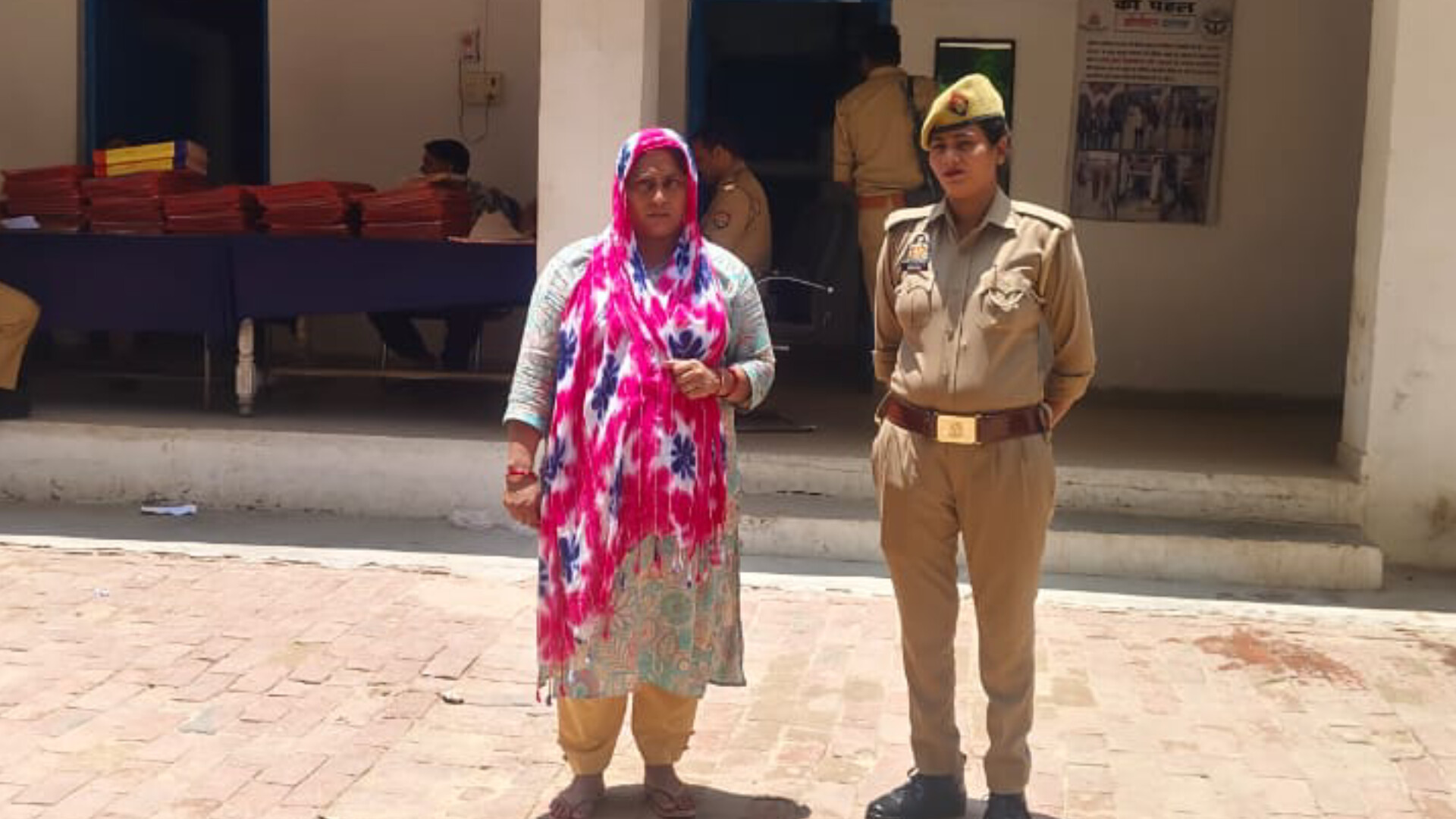 दिल्ली पुलिस को चकमा देकर फरार महिला को उन्नाव पुलिस ने किया गिरफ्तार, झारखंड
धनबाद की रहने वाली
