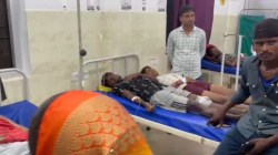 बाराबंकी के औसानेश्वर मंदिर में भगदड़, करंट से 2 श्रद्धालुओं की मौत, 29 घायल - image