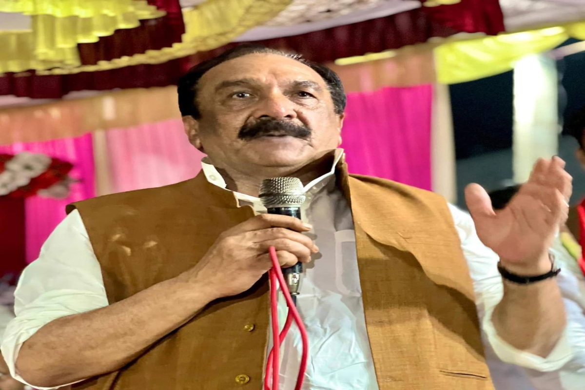 ये क्या बोल गए सपा विधायक इकबाल महमूद? कांवड़ यात्रा के शिवभक्तों की गुंड़ों से
तुलना