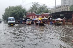 Today Weather: तस्वीरों में देखें जयपुर में मूसलाधार बारिश से लबालब हो गई सड़कें,
जानें आज कैसा रहेगा मौसम? - image