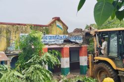 Jhalawar School Incident: बड़ा खुलासा, शिक्षा विभाग की अब तक की सर्वे रिपोर्ट
में 2255 विद्यालय भवन जर्जर - image