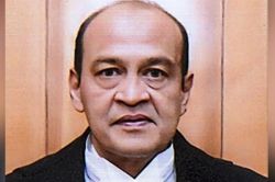 क्या वह आपके दोस्त हैं? जस्टिस वर्मा केस में वकील के संबोधन पर भड़के सीजेआई, लगा
दी फटकार - image