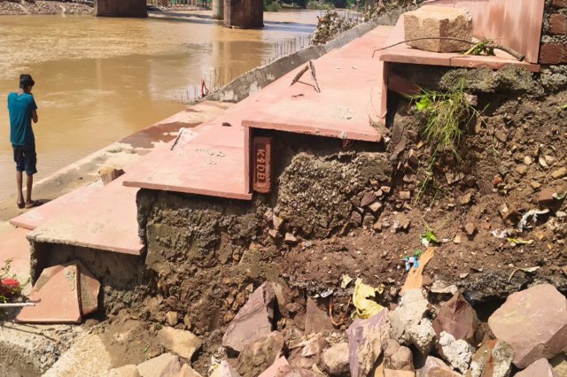 Katni riverfront damaged in rain