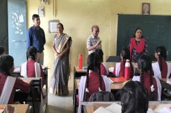 डीइओ सहित अफसरों ने की स्कूलों में औचक जांच तो खुली पोल - image