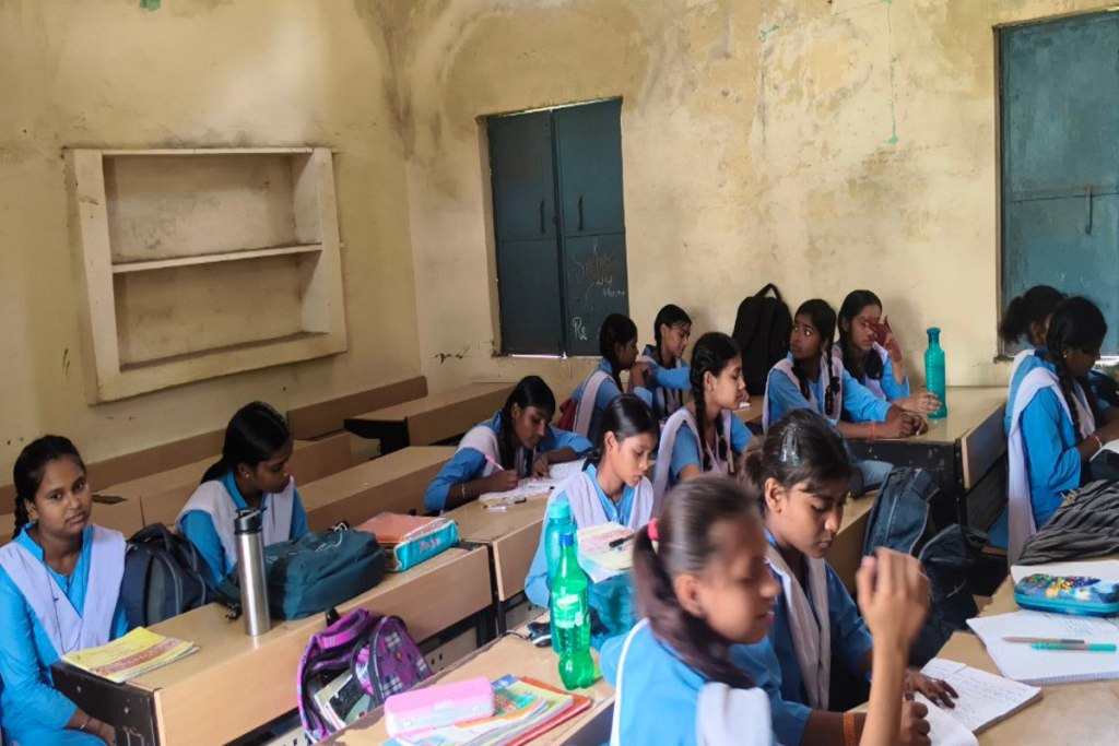 Problems of schools in Katni district katni