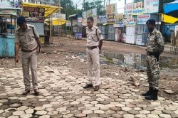थाना से चंद मीटर की दूरी में चाकुओं से गोदकर दो युवकों की हत्या, एक मरणासन्न,
सुरक्षा व्यवस्था तार-तार - image