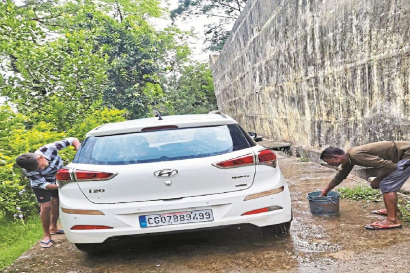 सहायक अधीक्षक के पति की दखलअंदाजी (Photo source- Patrika)