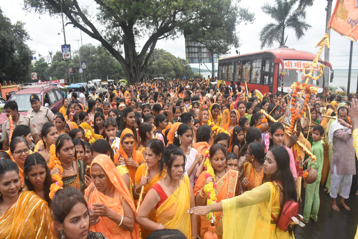 भोपाल@शीतलदास की बगिया से इंद्रा नगर टीला जमाल पूरा के लिए निकली कावड यात्रा ।
फोटो सुभाष ठाकुर