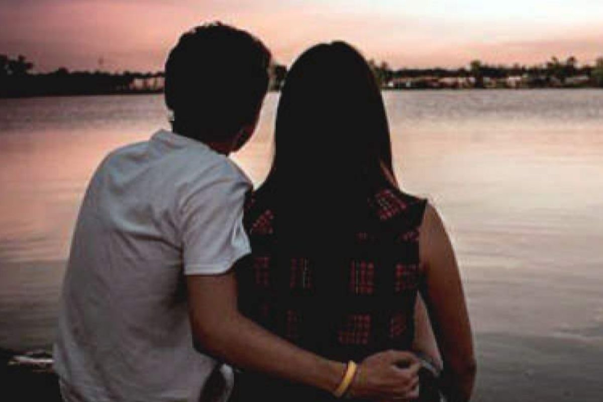 मां को लेकर फरार हो गया सौतेला बेटा।