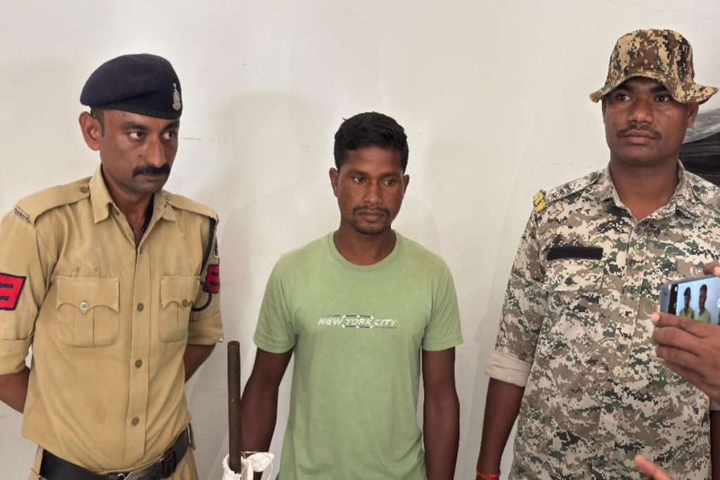 Loot gang leader arrested