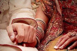 Love Marriage: लव मैरिज के 15 दिन बाद ही टूटी शादी! प्रेमी जोड़े पर भारी पड़ी
खाप पंचायत - image