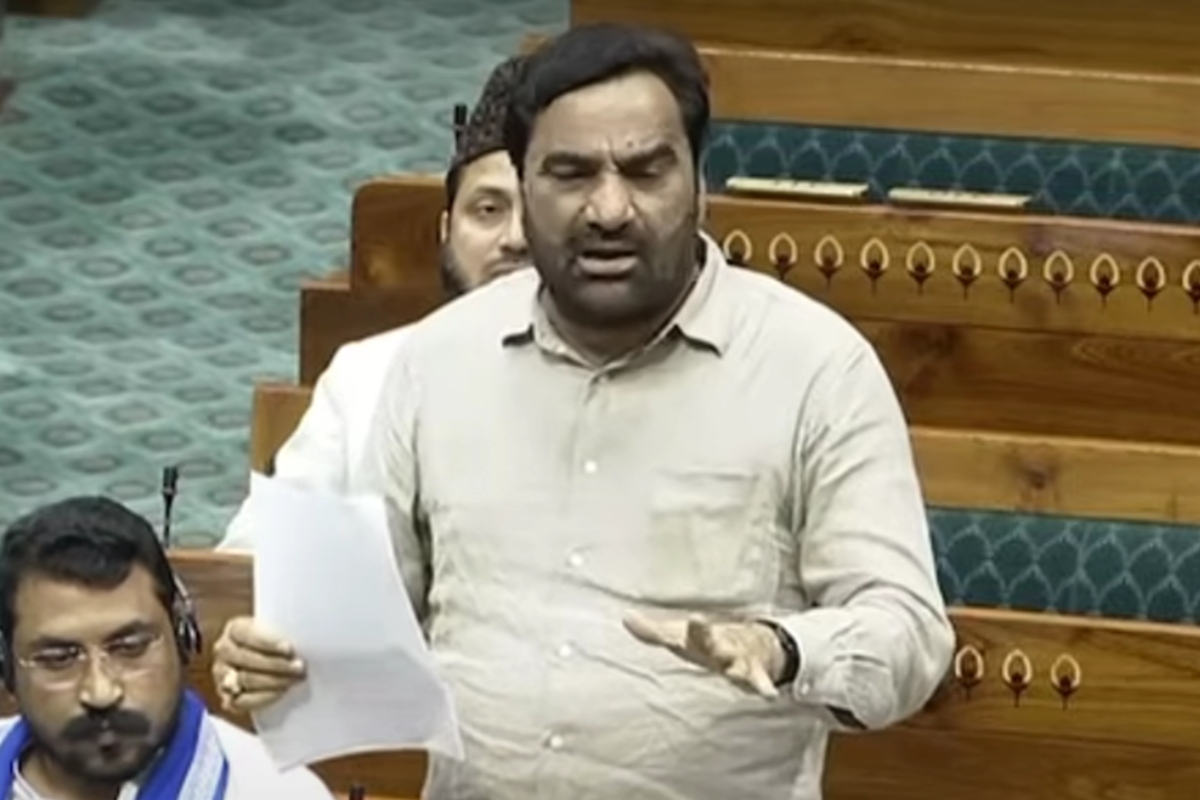 VIDEO: बेनीवाल ने पाकिस्तान को क्यों बताया भारत की ‘पत्नी’? ऑपरेशन सिंदूर को
लेकर कसा तंज; खूब लगे ठहाके