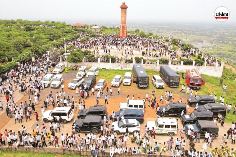 Banswara Mangarh Dham four states Thousands of tribals gathered raised separate Bhil state demand