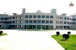 Ambikapur Medical College: एनएमसी की सूची में रेड जोन में अंबिकापुर मेडिकल
कॉलेज, नए सत्र में MBBS की मान्यता पर मंडरा रहा है संकट - image