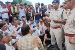 Rajasthan: मीणा समाज ने हाइवे पर लगाया जाम, ये रखी मांग, जानें क्या है पूरा
मामला - image