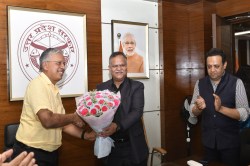 UP के नए मुख्य सचिव बने 1989 बैच के IAS शशि प्रकाश गोयल; संजय प्रसाद को अतिरिक्त
प्रभार - image