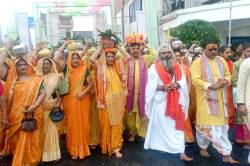गाजे-बाजों के साथ निकली कलश यात्रा, हर हर महादेव के गूंजे जयकारे - image