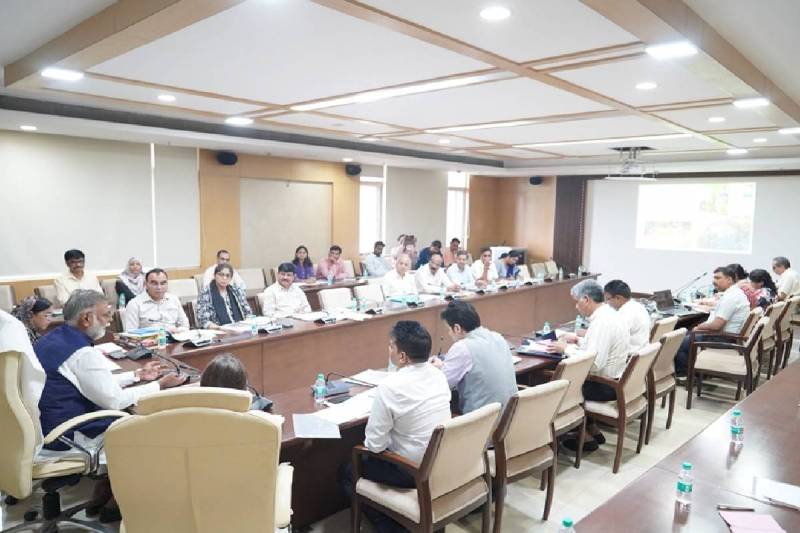 मध्यप्रदेश राज्य रोजगार गारंटी परिषद की बैठक (फोटो सोर्स: सोशल मीडिया)