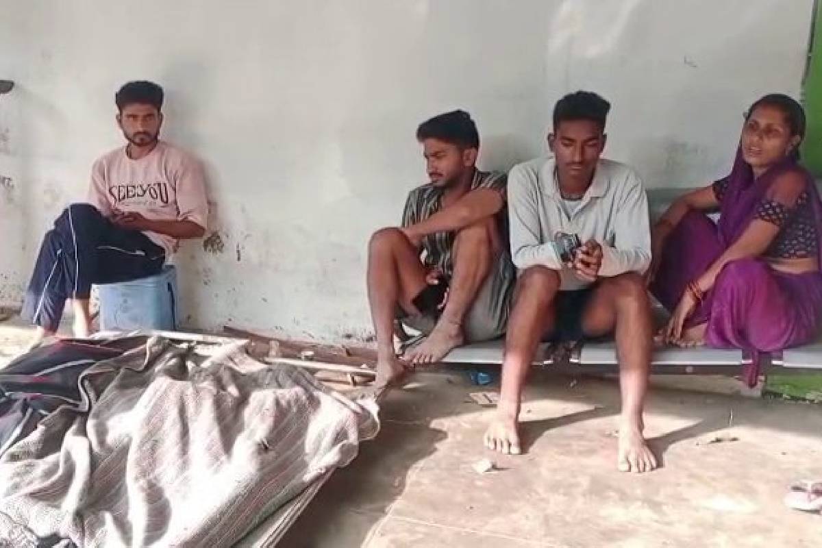 खेत में भरे पानी में डूबने से सगे तीन भाई‑बहनों की मौत