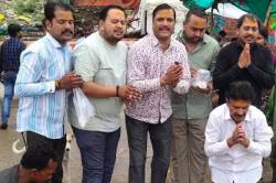 कांवड़ यात्रा के पहले नर्मदा मैया को अर्पित किया श्रीफल - image