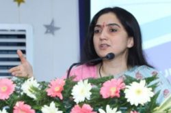 सीजफायर विवाद पर गरमाई सियासत, नूपुर बोलीं- सेना पर विश्वास होना चाहिए - image