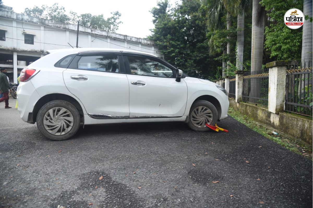 Collectorate parking: अब कलेक्टोरेट में इधर-उधर गाडिय़ां खड़ी की तो कटेगा चालान,
बचना है तो इन जगहों पर करें पार्किंग