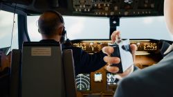 Aviation Safety Rules For Pilots: पायलट क्यों नहीं लगाते परफ्यूम और सैनिटाइजर?
जानिए फ्लाइट सेफ्टी से जुड़ी वजह - image