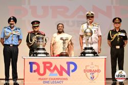 Durand Cup 2025 Trophy: राष्ट्रपति द्रौपदी मुर्मू ने किया डूरंड कप 2025 ट्रॉफी
का अनावरण - image