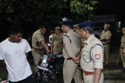 पूर्णागिरि दर्शन से लौट रही महिला की लूट के बाद हत्या, पति घायल, एसएसपी समेत
अधिकारी पहुंचे, खुलासे को कई टीमें गठित - image