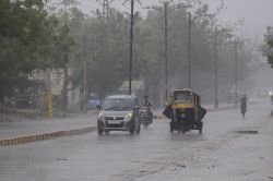 Rajasthan Rains: 21 जिलों में बारिश की तात्कालिक चेतावनी, 3 घंटे के अंदर वर्षा
का अनुमान, मौसम विभाग का ‘येलो अलर्ट’ - image