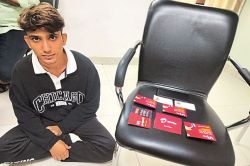 Rajasthan Crime: फर्जी आधार बनाता, खुद की फोटो लगाकर सिम लेता, फिर साइबर ठगों को
बेच देता; ऐसे हुआ खुलासा - image