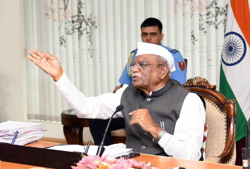 राज्यपाल हरिभाऊ बागडे ने आज राजभवन में विश्वविद्यालयों की नेक एक्रीडेशन और उच्च शिक्षा की गुणवत्ता को लेकर एक विशेष समीक्षा बैठक की अध्यक्षता की। फोटो-पत्रिका।