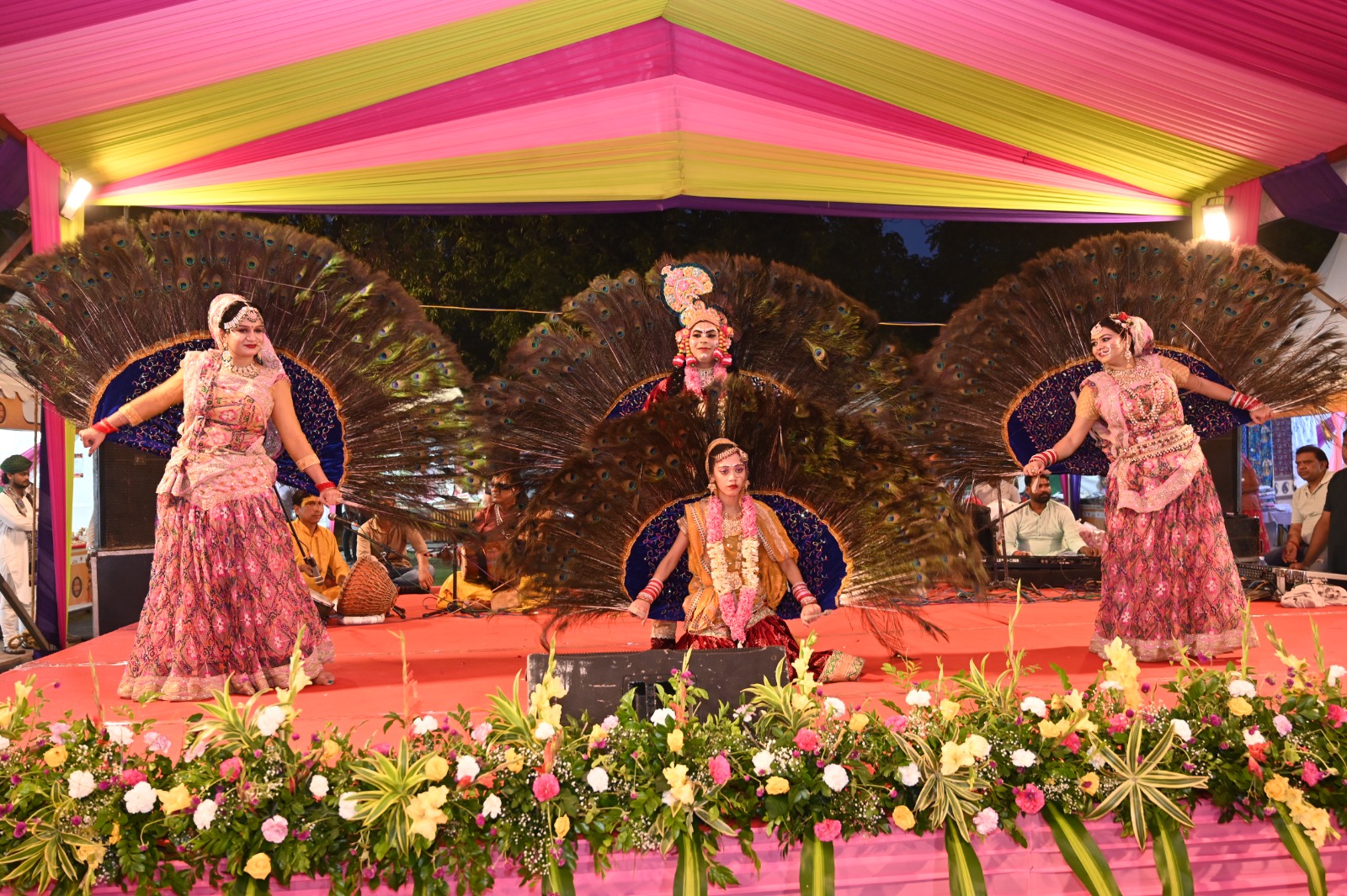 राजस्थानी संस्कृति की अनोखी छटा बिखेरता 'तीजोत्सव-2025' का बीकानेर हाउस में भव्य शुभारंभ। फोटो-पत्रिका।