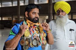82 पदक जीते, लेकिन नौकरी के लिए भटक रहे.. गुहार लगाने पंजाब विधानसभा गैलरी में
पहुंचे एथलीट राजपाल - image