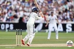 ENG vs IND: मैनचेस्टर टेस्ट में जडेजा के पास इतिहास रचने का बड़ा मौका, 58 रन
बनाते ही हासिल कर लेंगे ये बड़ी उपलब्धि - image