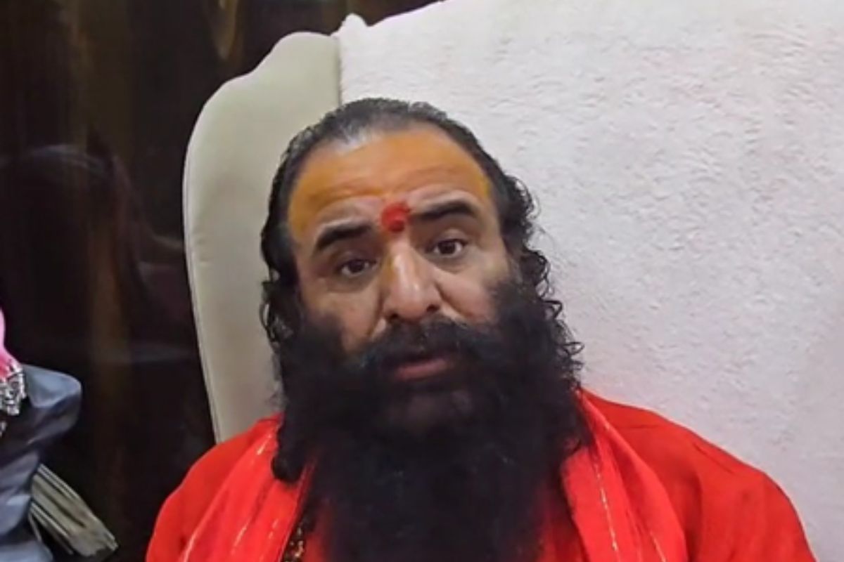 सपा नेता एसटी हसन के एक बयान पर भड़के महंत रविंद्र पुरी, बोले-उचित होगा जांच
कराई जाए