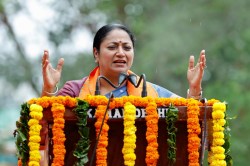1400 नर्सों और पैरामेडिकल स्टाफ को मिली स्थायी नौकरी, CM रेखा गुप्ता का बड़ा
ऐलान - image