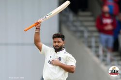 IND vs ENG 3rd Test: लॉर्ड्स टेस्ट में इस भारतीय खिलाड़ी के आउट होते ही टीम
इंडिया की जीत की उम्मीदें हुई ‘धूमिल’ - image