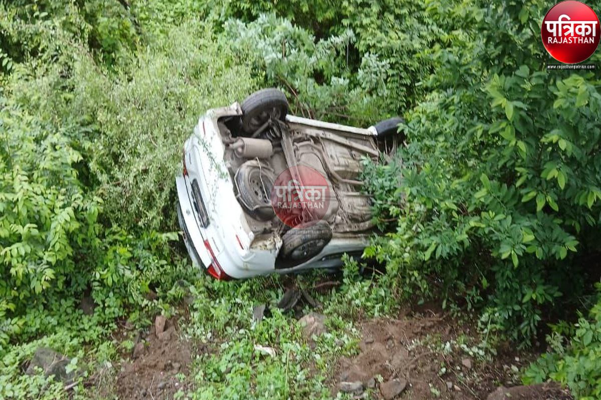 VIDEO : परशुराम महादेव के दर्शन करने आ रहे थे, कार अनियंत्रित होकर खाई में गिरी,
मची अफरा-तफरी