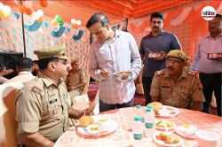 UP News : थाने पर एसएसपी ने परोसा पुलिसकर्मियों को खाना, पुलिसकर्मी बोले… - image
