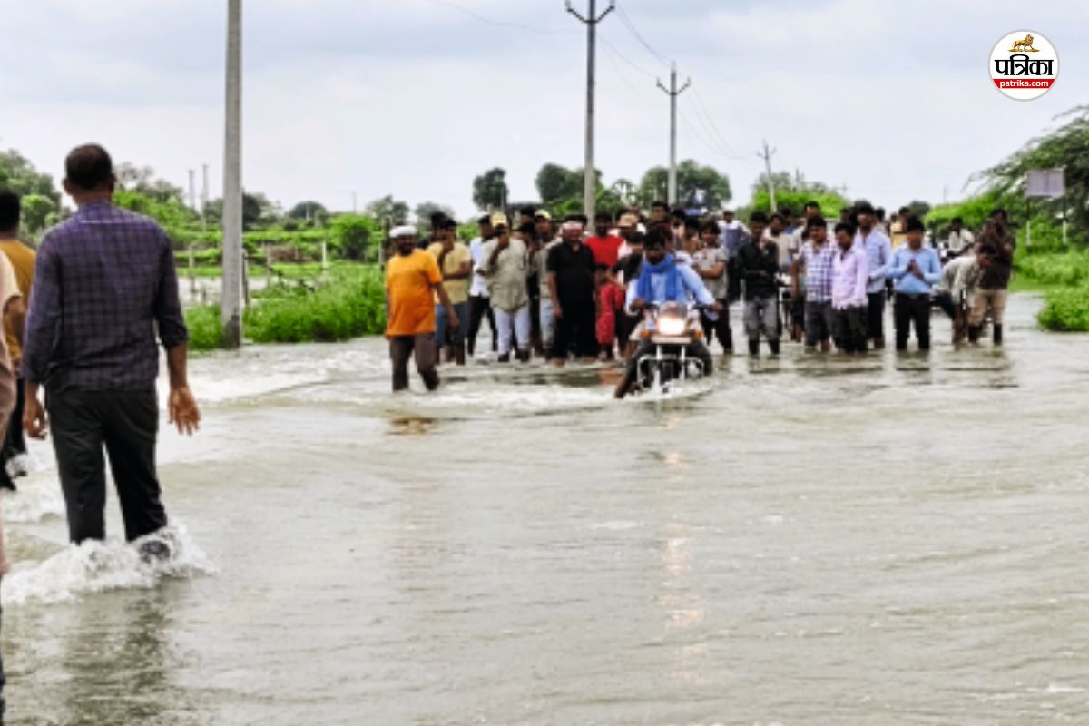 राजस्थान के इस जिले में मूसलाधार बारिश के चलते 3 नदी उफनी, कई सड़क मार्ग पूरी
तरह बंद; दर्जनों गांवों का संपर्क कटा