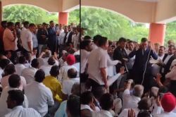 मुंशी को सजा देने पर भड़के वकील, SDM ने कान पकड़कर उठक बैठक लगाई - image