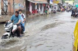 Sikar Rain: अचानक बदला मौसम, एक घंटे हुई तेज बारिश, घरों में पानी घुसने से नगर
पालिका पर फूटा लोगों का गुस्सा - image
