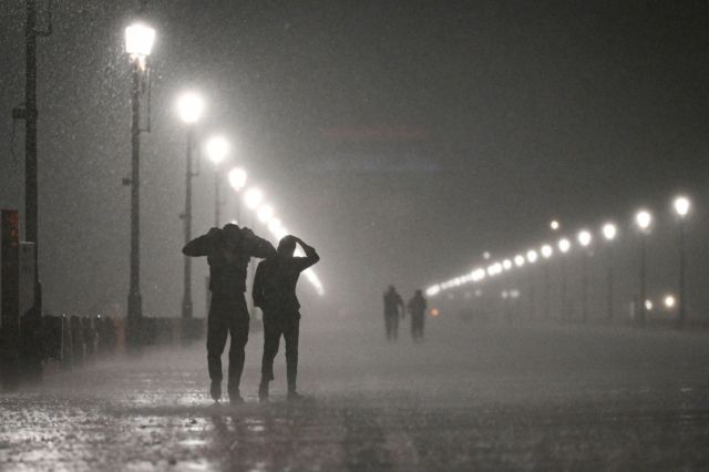 Monsoon: दिल्ली-एनसीआर में तांडव मचाएगा मॉनसून, इन जिलों में अति भारी बारिश और आंधी-तूफान का अलर्ट